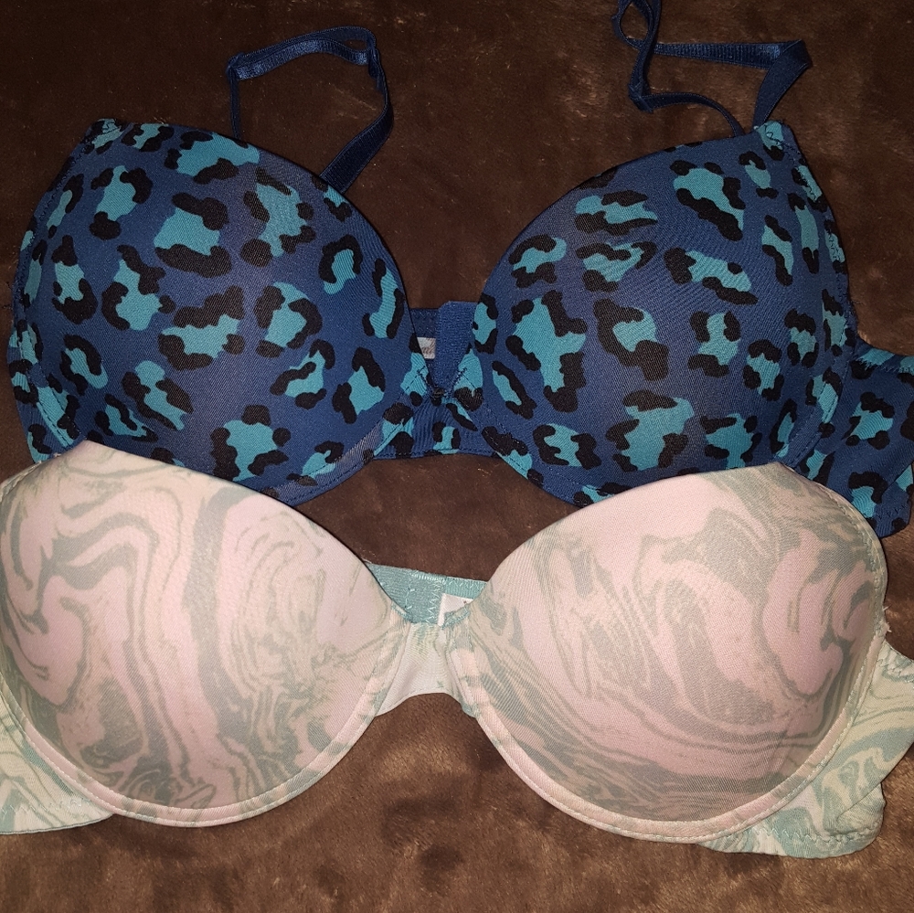 Bras, selling together